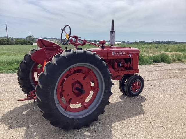 Image of Farmall Super H equipment image 3