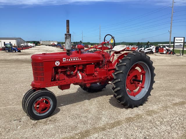 Image of Farmall Super H equipment image 1