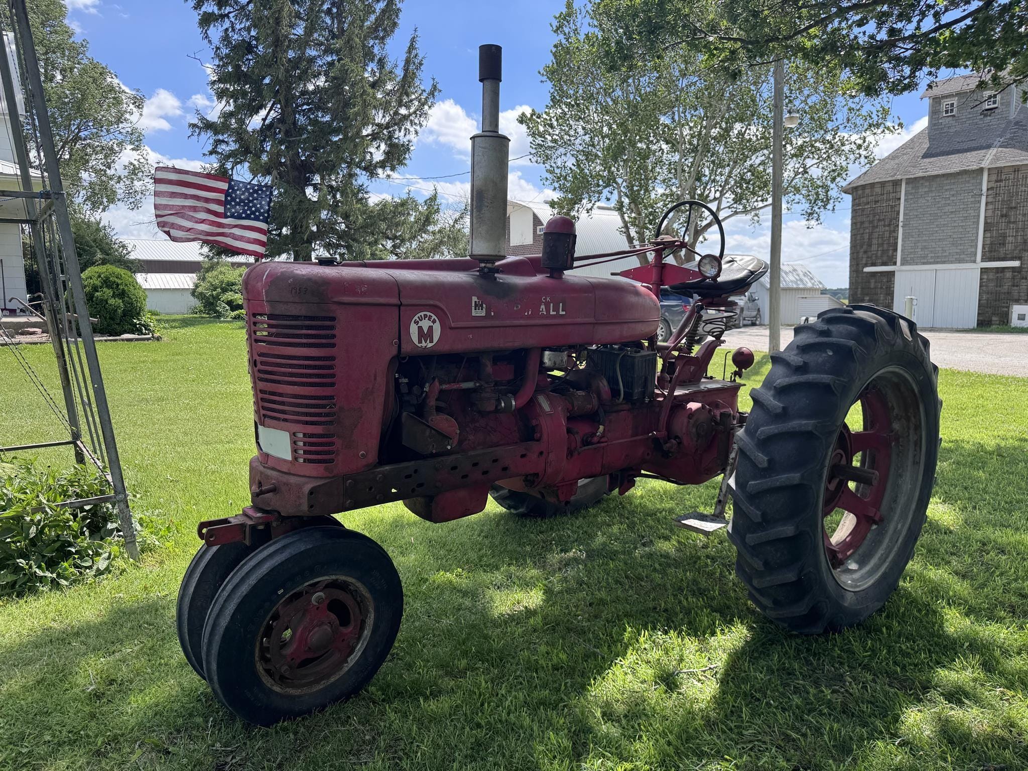 1953 Farmall Super M Equipment Image0