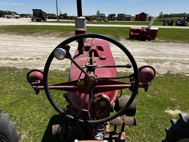 Image of Farmall Super M equipment image 4