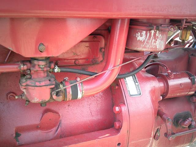 Image of Farmall Super M equipment image 3