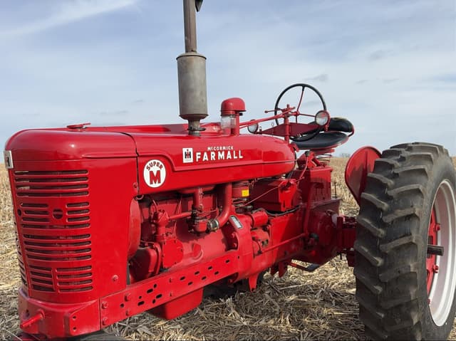 Image of Farmall Super M equipment image 3