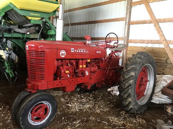 Image of Farmall Super MD equipment image 1