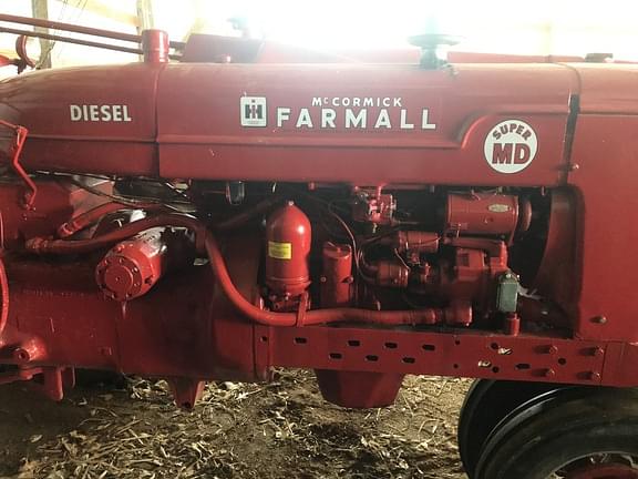 Image of Farmall Super MD equipment image 3