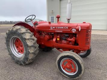 Main image International Harvester Super W-4