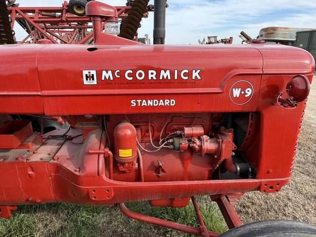 Image of Farmall W9 equipment image 4