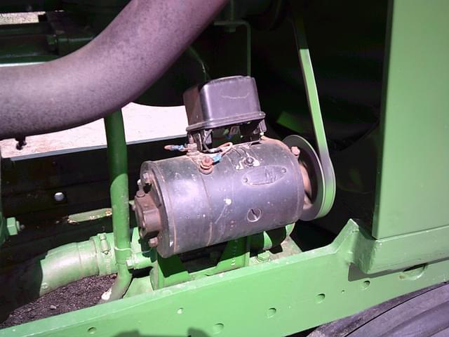 Image of John Deere 60 equipment image 2