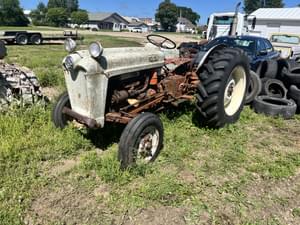 1953 Ford 600 Image