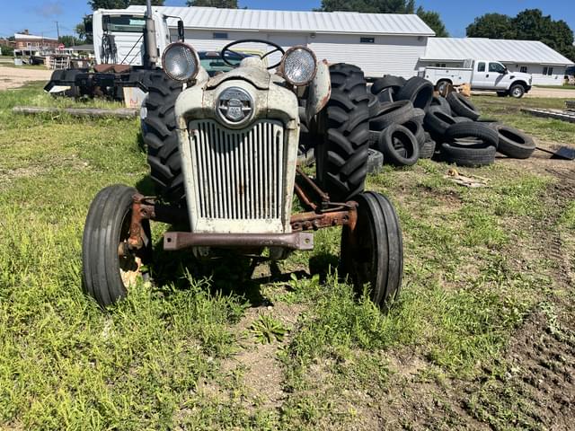 Image of Ford 600 equipment image 1