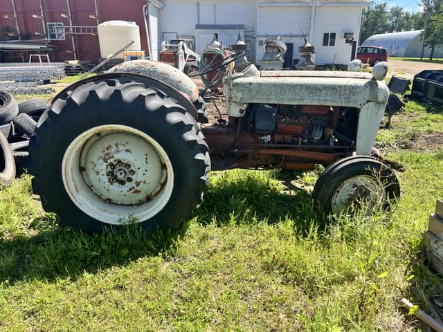 Image of Ford 600 equipment image 2