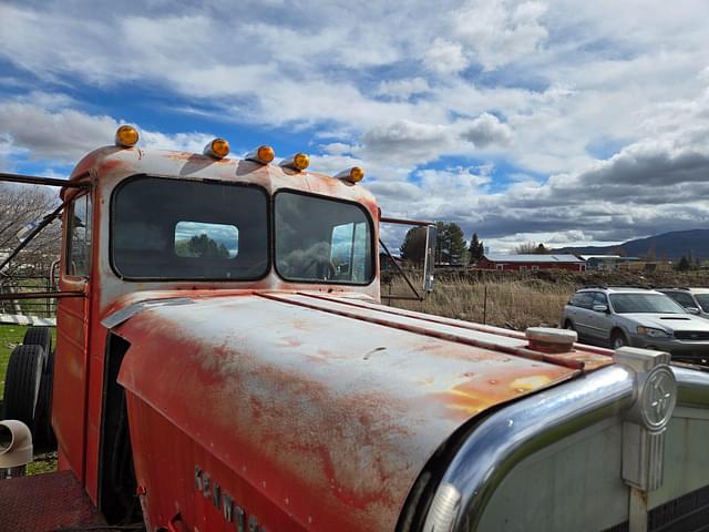 Image of Kenworth 523 equipment image 4