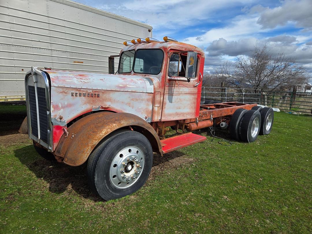 Image of Kenworth 523 Primary image