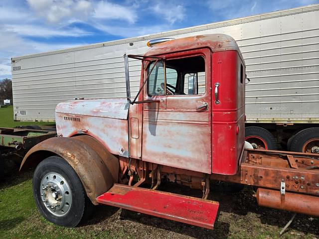 Image of Kenworth 523 equipment image 1