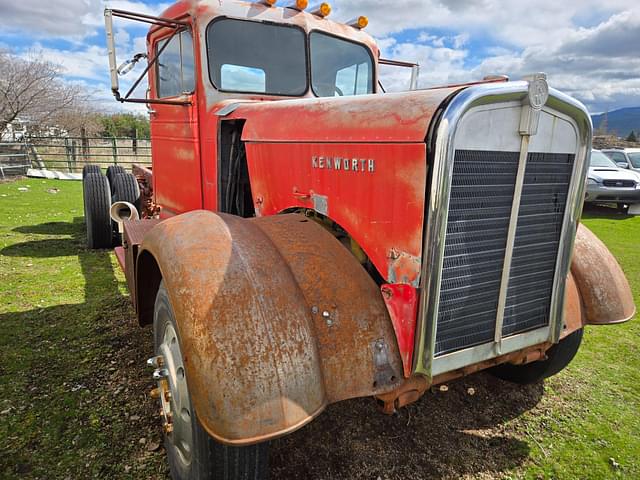 Image of Kenworth 523 equipment image 3