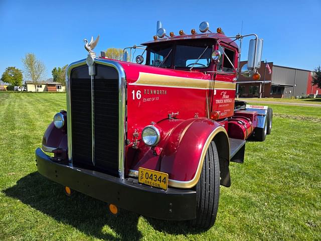 Image of Kenworth 825 equipment image 1