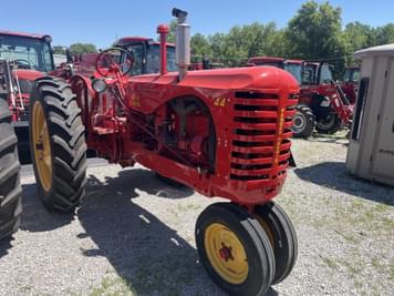 Main image Massey-Harris 44