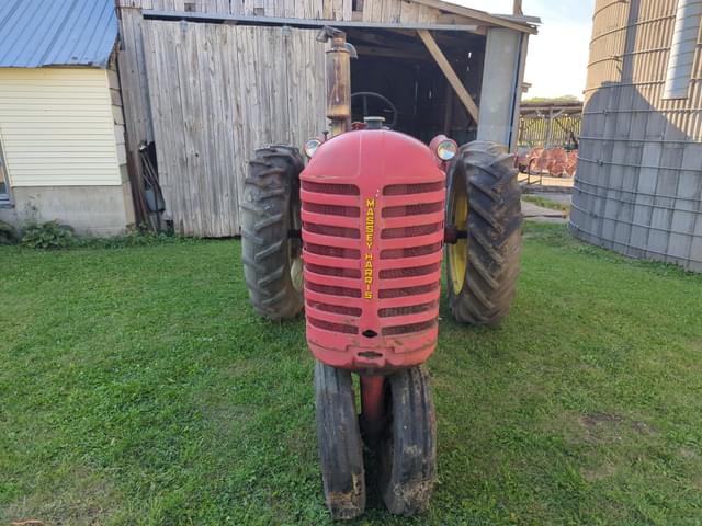 Image of Massey-Harris 33 equipment image 1