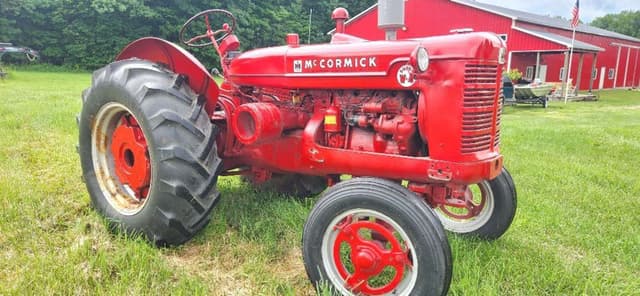 Image of McCormick-Deering Super W-4 equipment image 1