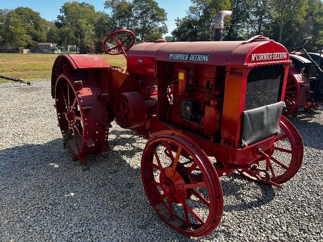 Image of McCormick-Deering W-30 equipment image 3