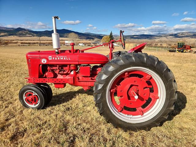 Image of Farmall Super H equipment image 1