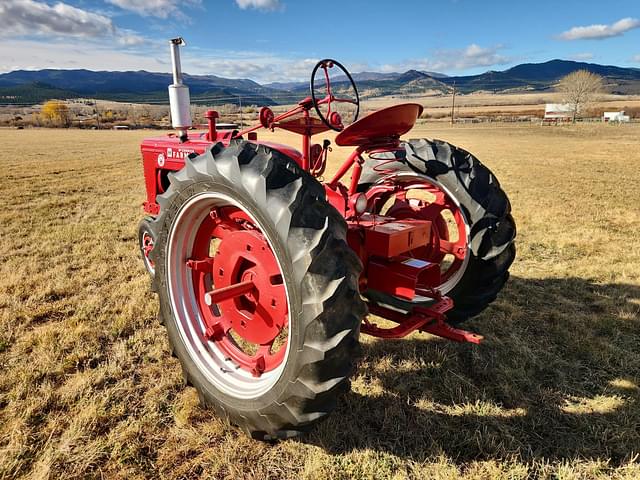 Image of Farmall Super H equipment image 2