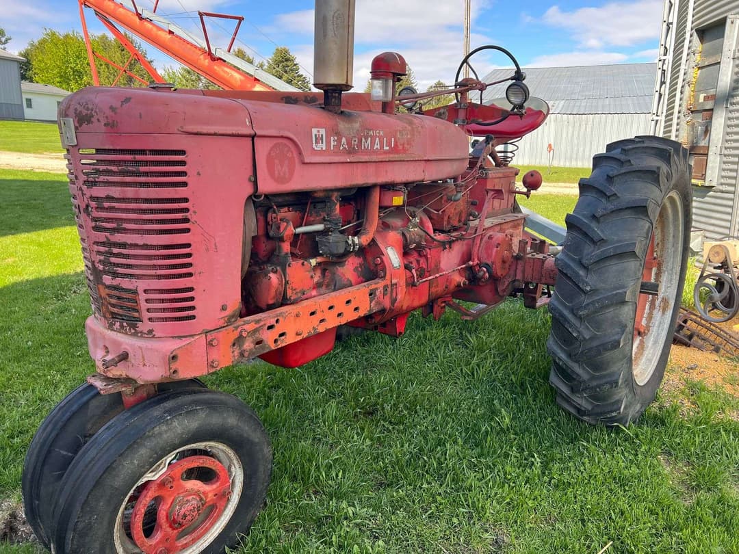 Image of Farmall M Image 1