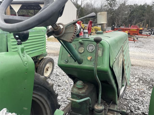 Image of Oliver 77 equipment image 4