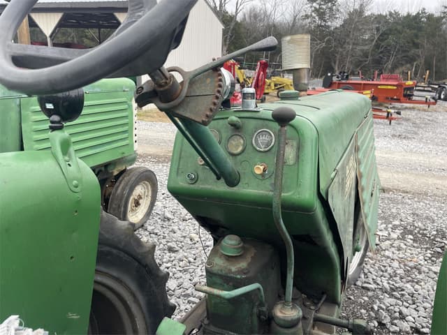 Image of Oliver 77 equipment image 4