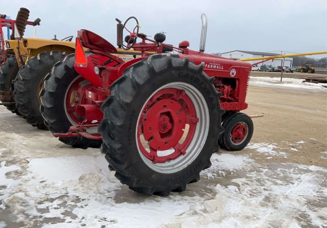 Image of Farmall Super M equipment image 2
