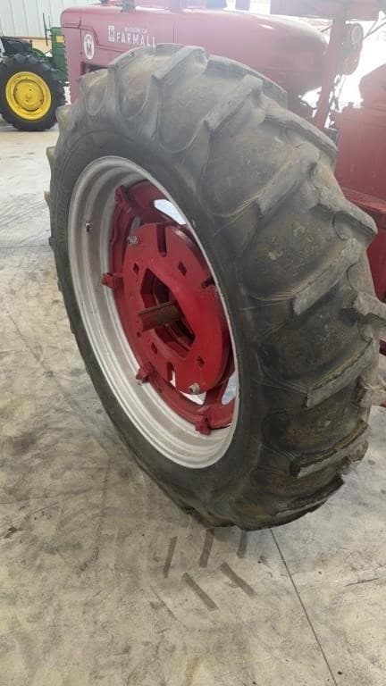 Image of Farmall Super M equipment image 4