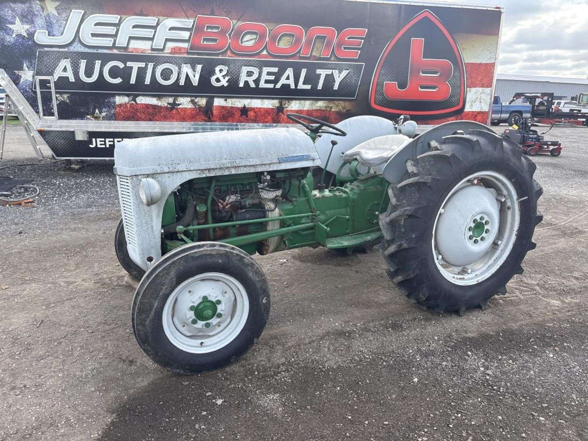 1953 Ferguson TO-30 Equipment Image0