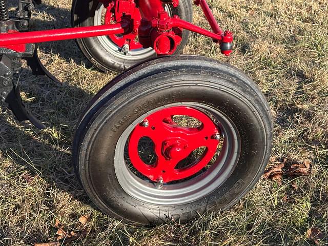 Image of Farmall 100 equipment image 4