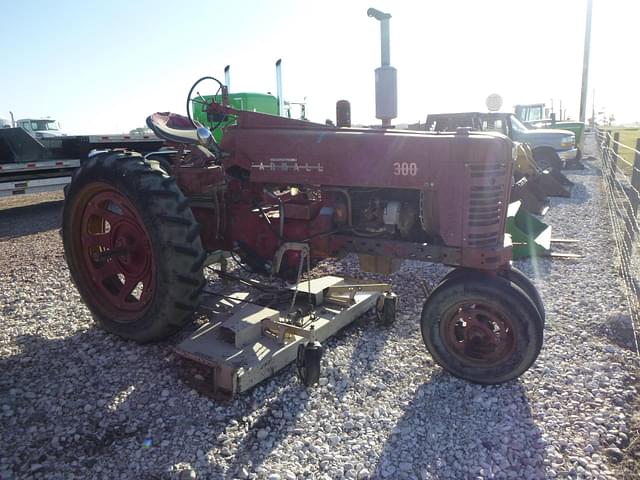 Image of Farmall 300 equipment image 1