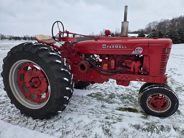 Image of Farmall Super M-TA equipment image 2
