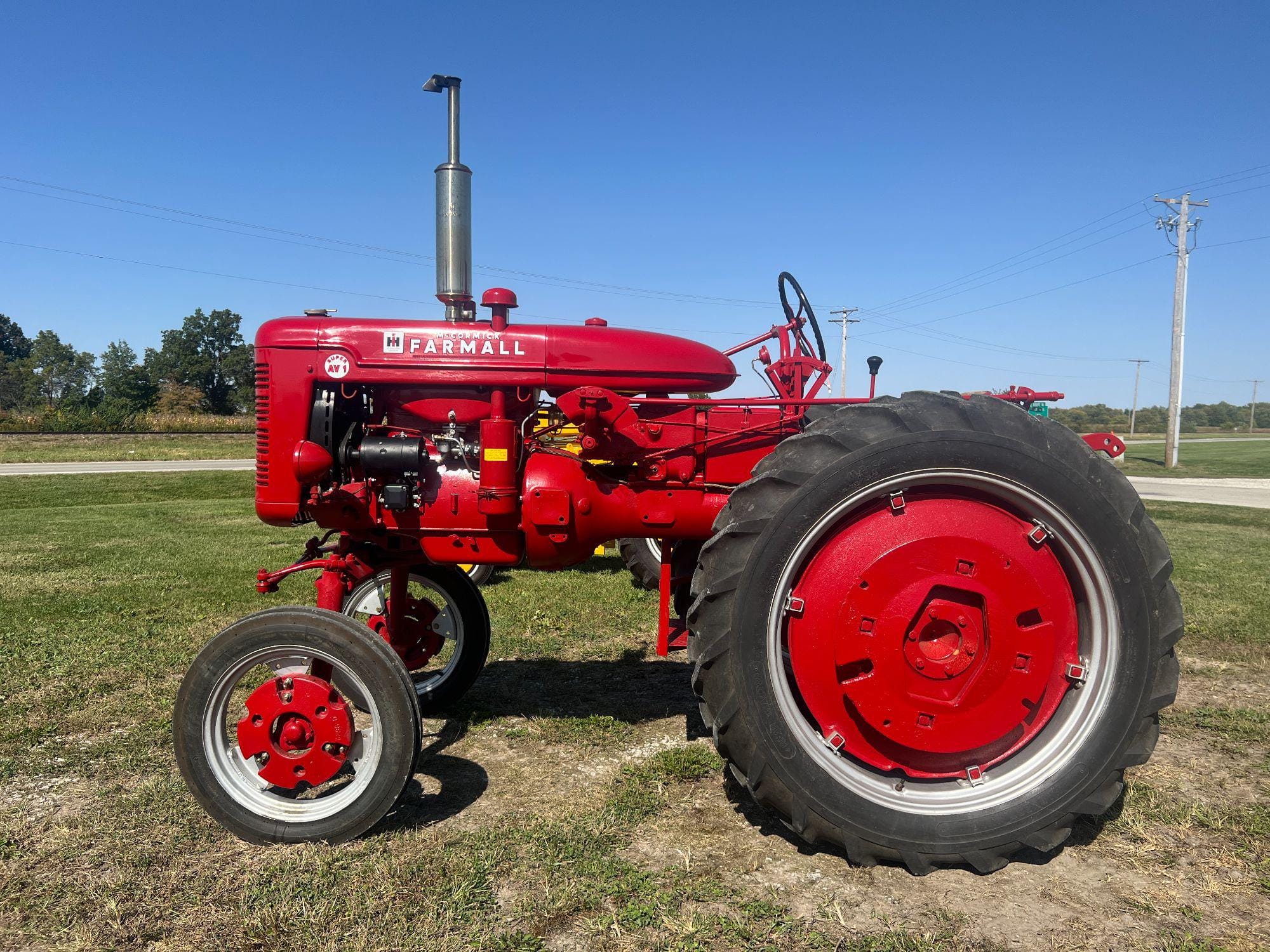 Main image Farmall Super AV-1