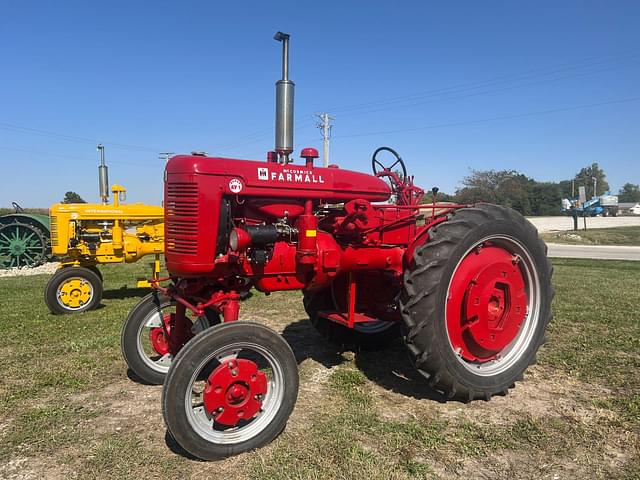 Image of Farmall Super AV-1 equipment image 1