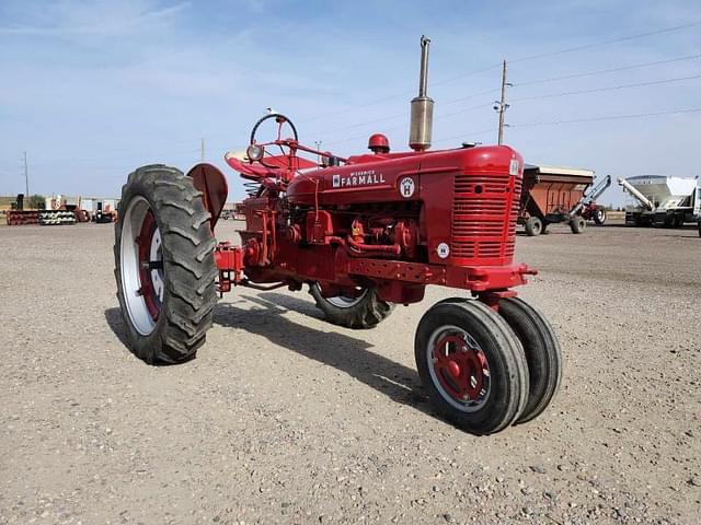 Image of Farmall Super H equipment image 1