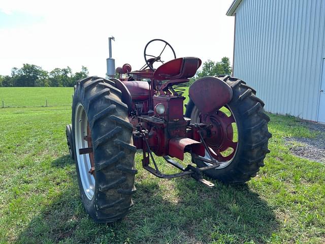 Image of Farmall Super H equipment image 3