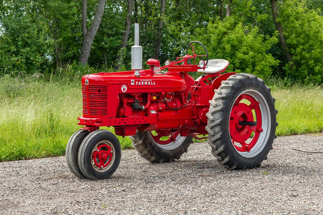 Image of Farmall Super H Primary image