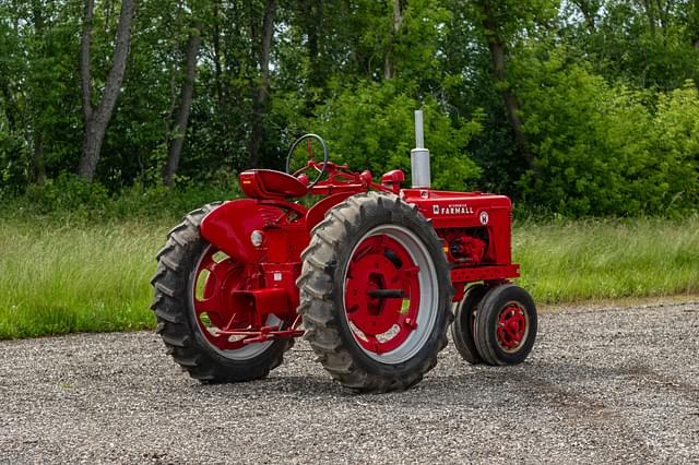 Image of Farmall Super H equipment image 4