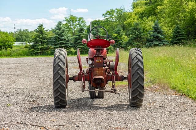 Image of Farmall Super H equipment image 3