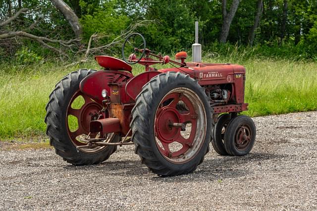 Image of Farmall Super H equipment image 4