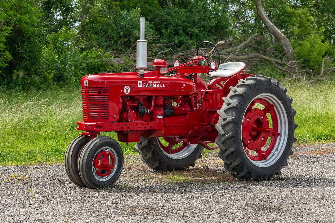 Image of Farmall Super H Primary image