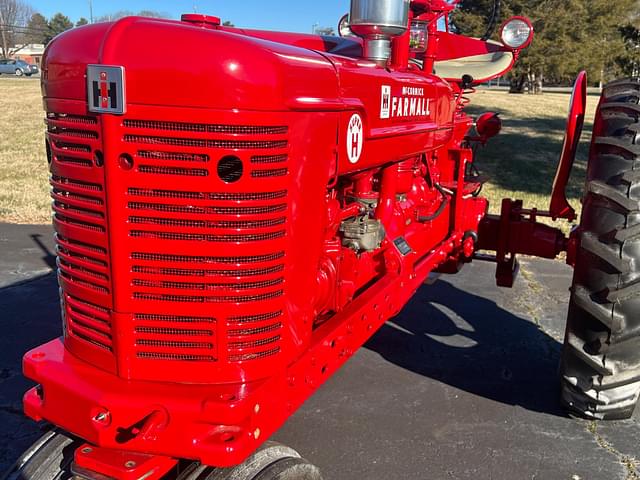 Image of Farmall Super H equipment image 2