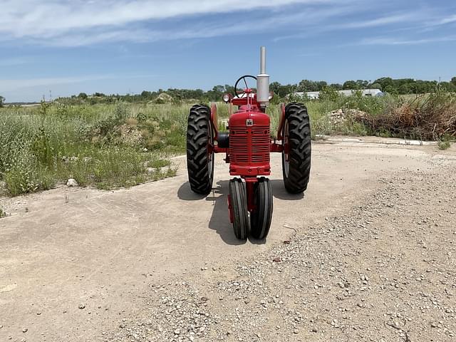 Image of Farmall Super H equipment image 3