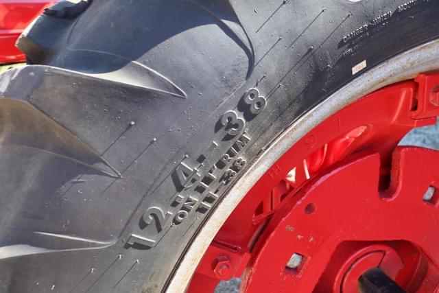 Image of Farmall Super H equipment image 2