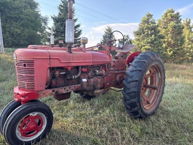 Image of Farmall Super H equipment image 2