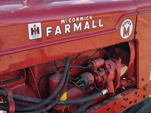 Image of Farmall Super M equipment image 3