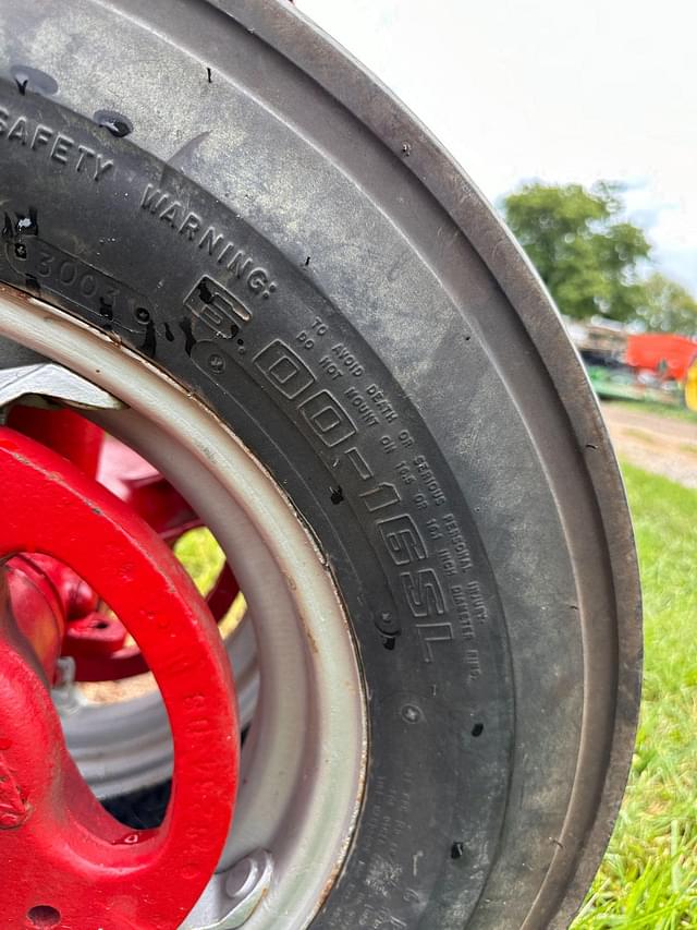 Image of Farmall Super M equipment image 1