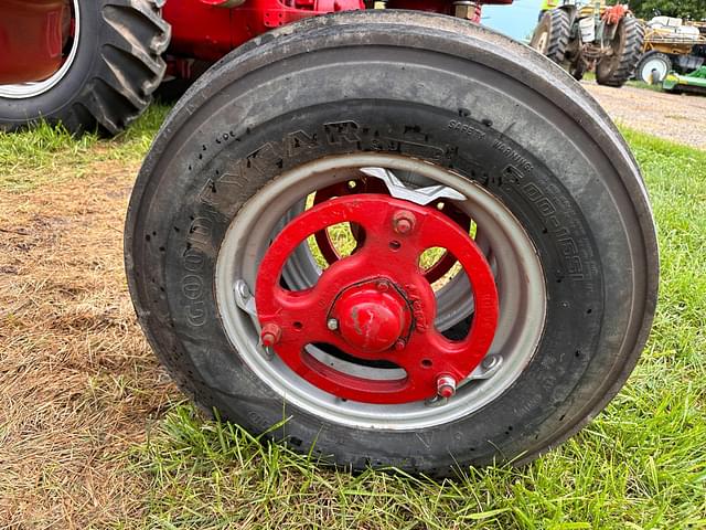 Image of Farmall Super M equipment image 4